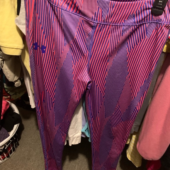 Huge Under Armour LOT! Girls youth lg. SIX PIECES!!!! - Picture 12 of 16